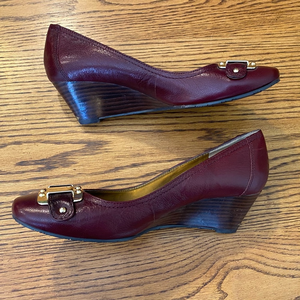 7.5 Maroon Wedge